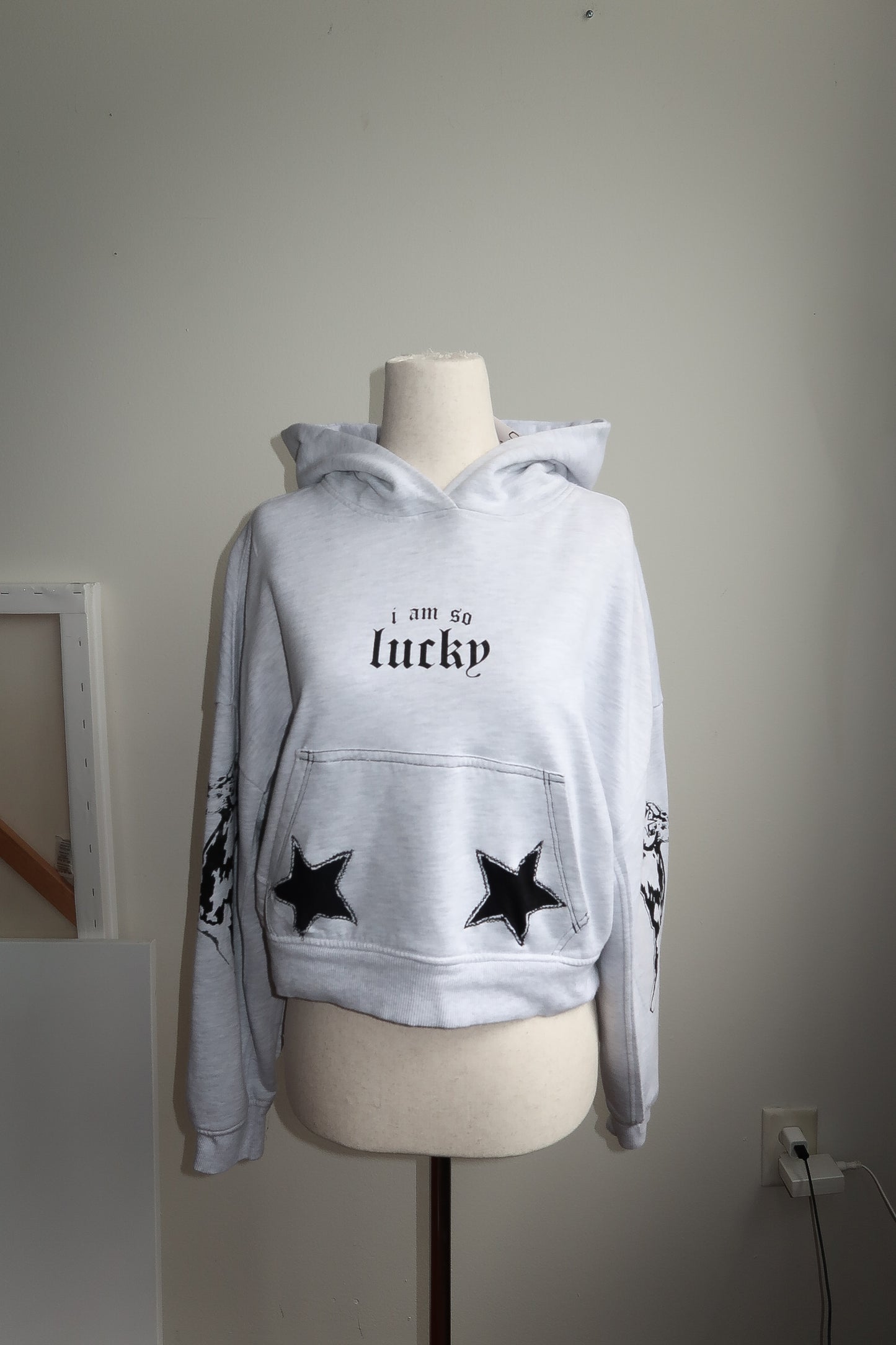 LUCKY STARS Hoodie - M