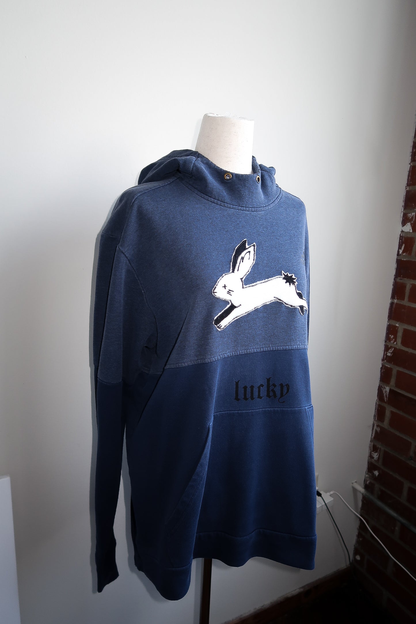LUCKY BUNNY Hoodie - M