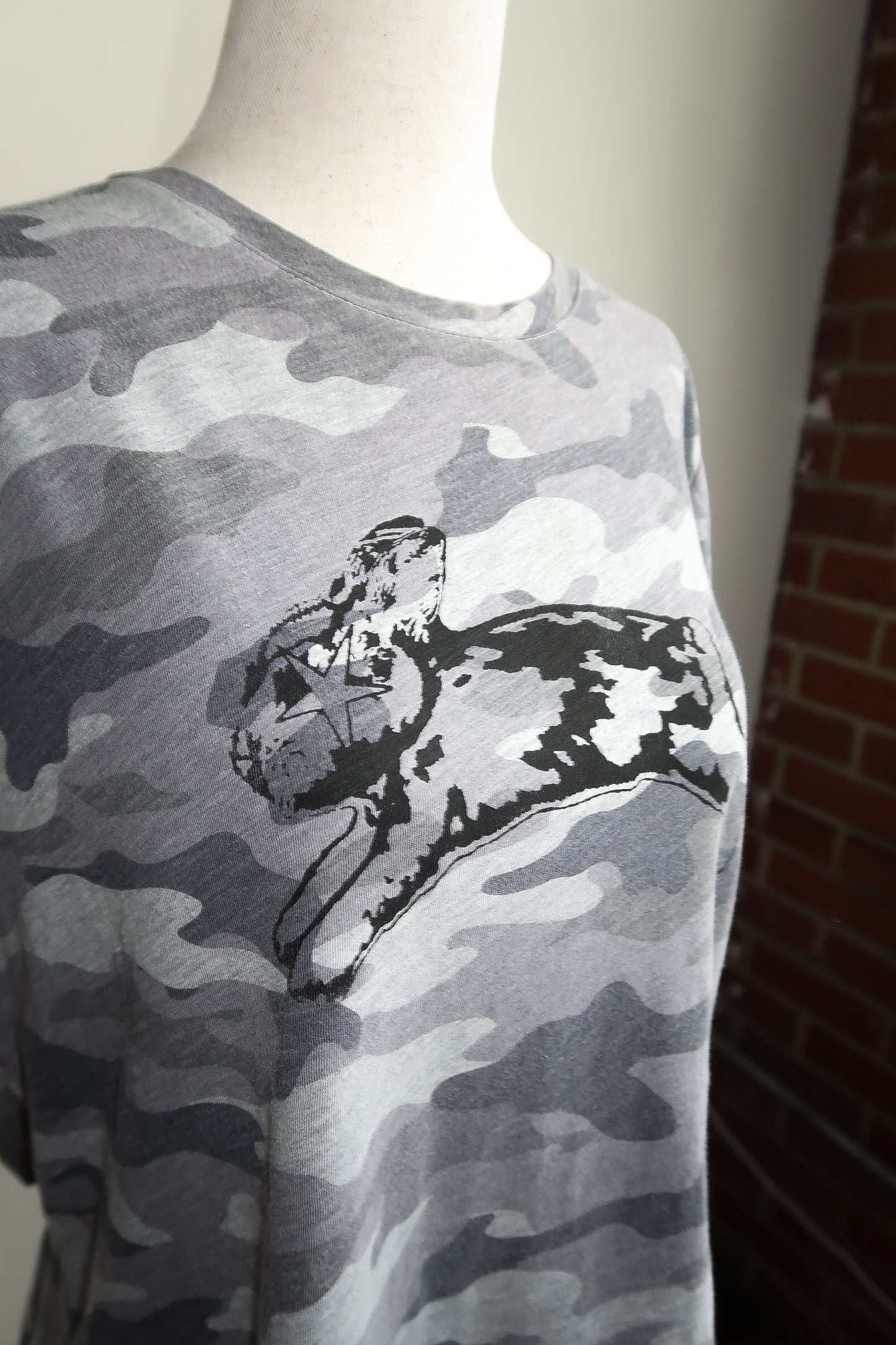 BUNNY Camo Tee - L