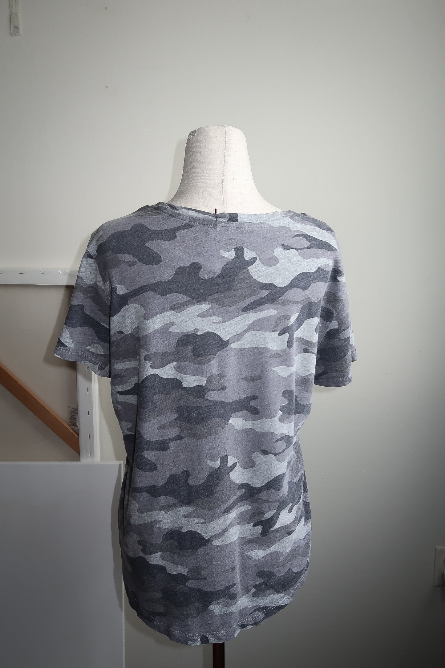 BUNNY Camo Tee - L